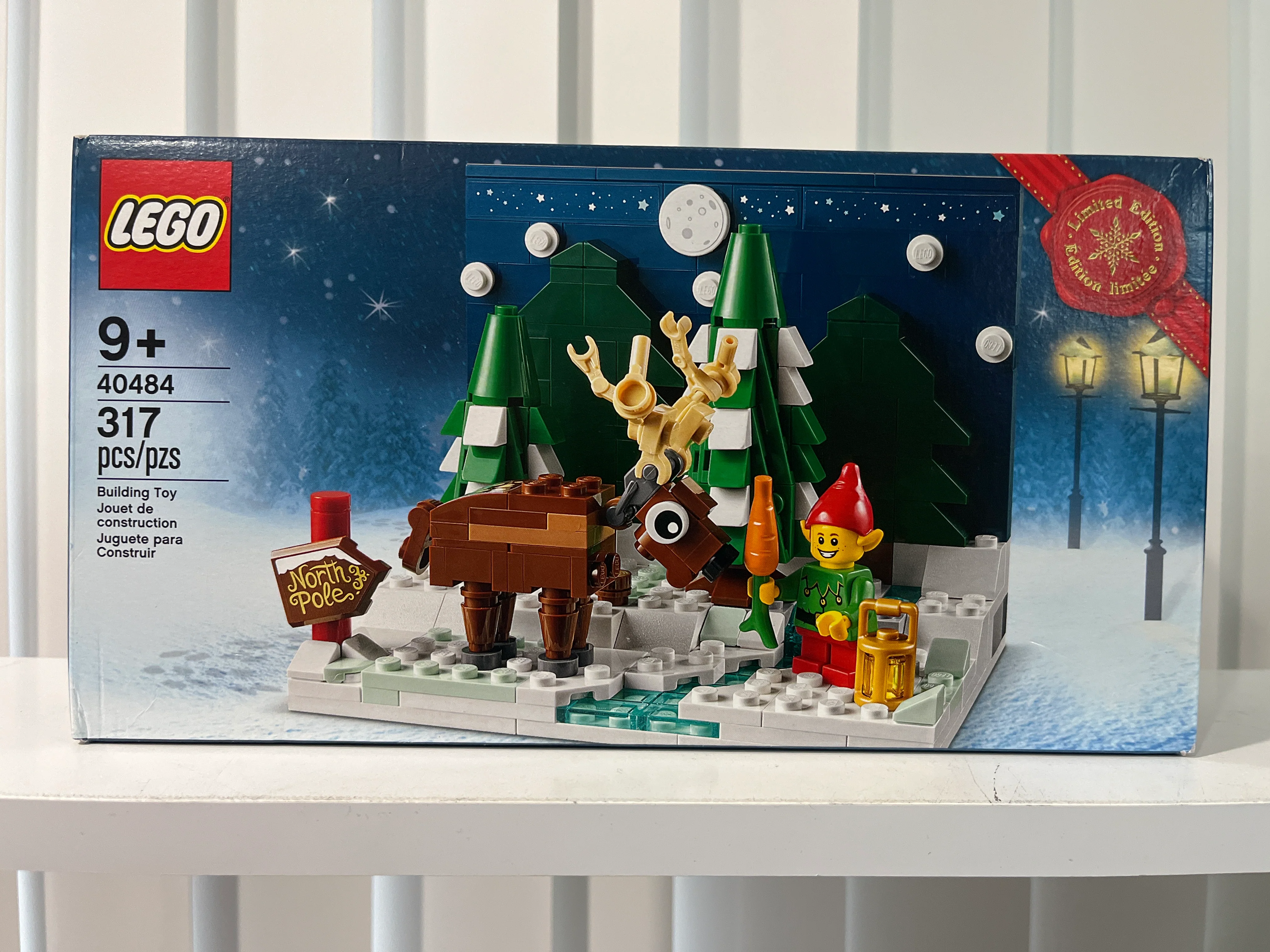 40484 Santa's Front Yard