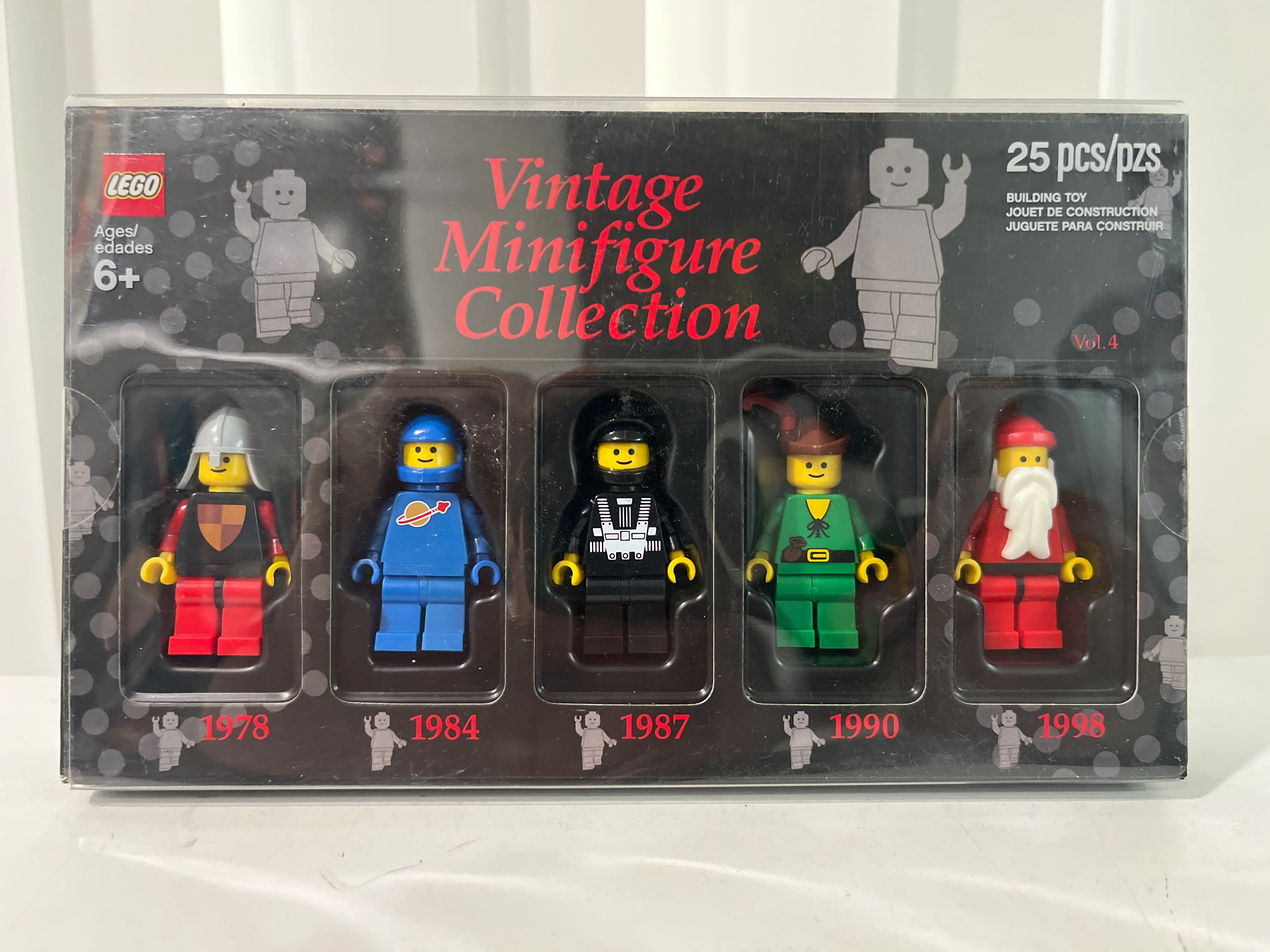 5000440 Vintage Minifigure Collection Vol. 4 {2012 Edition}