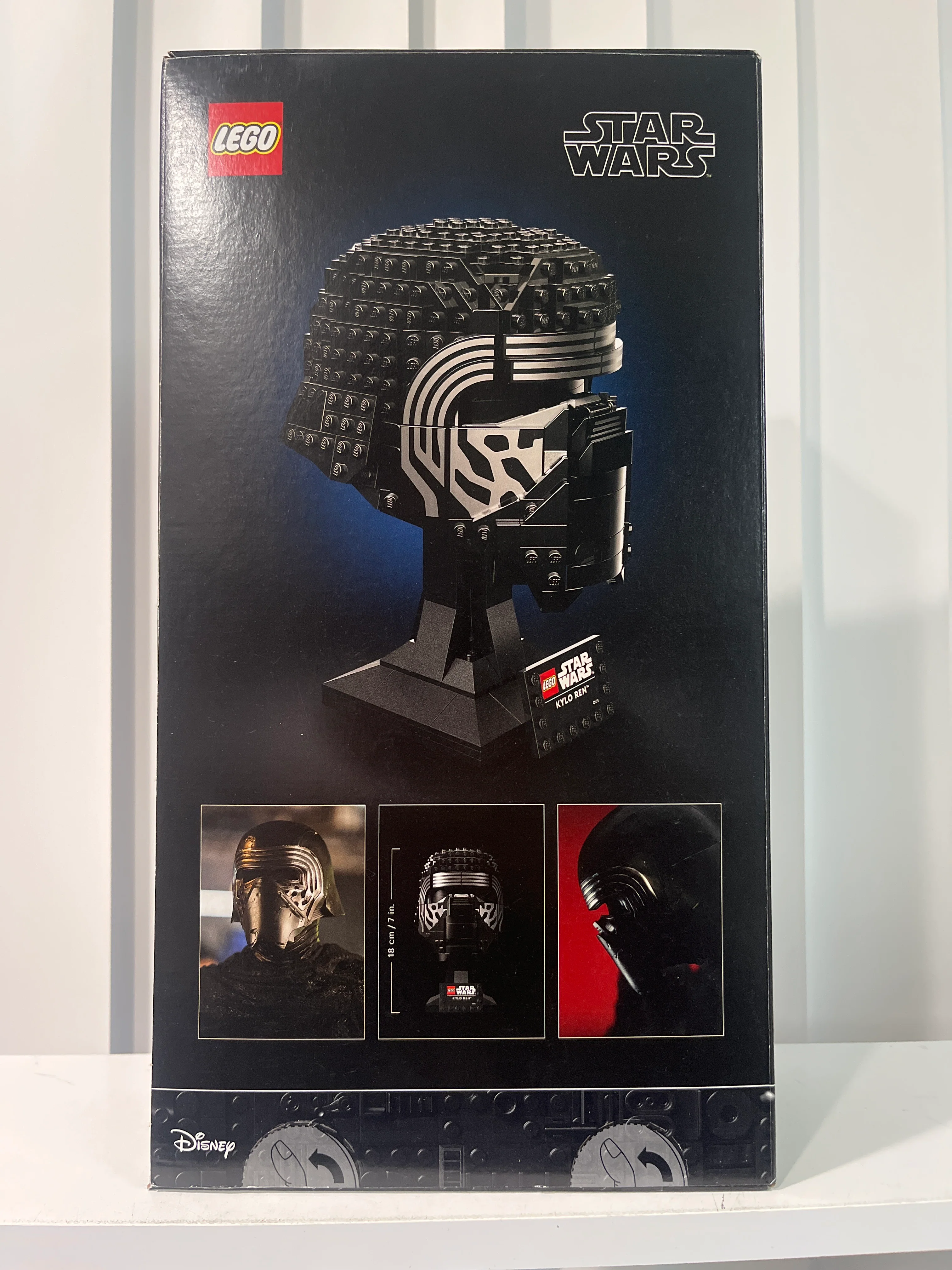 75415 Kylo Ren Helmet - Image 2
