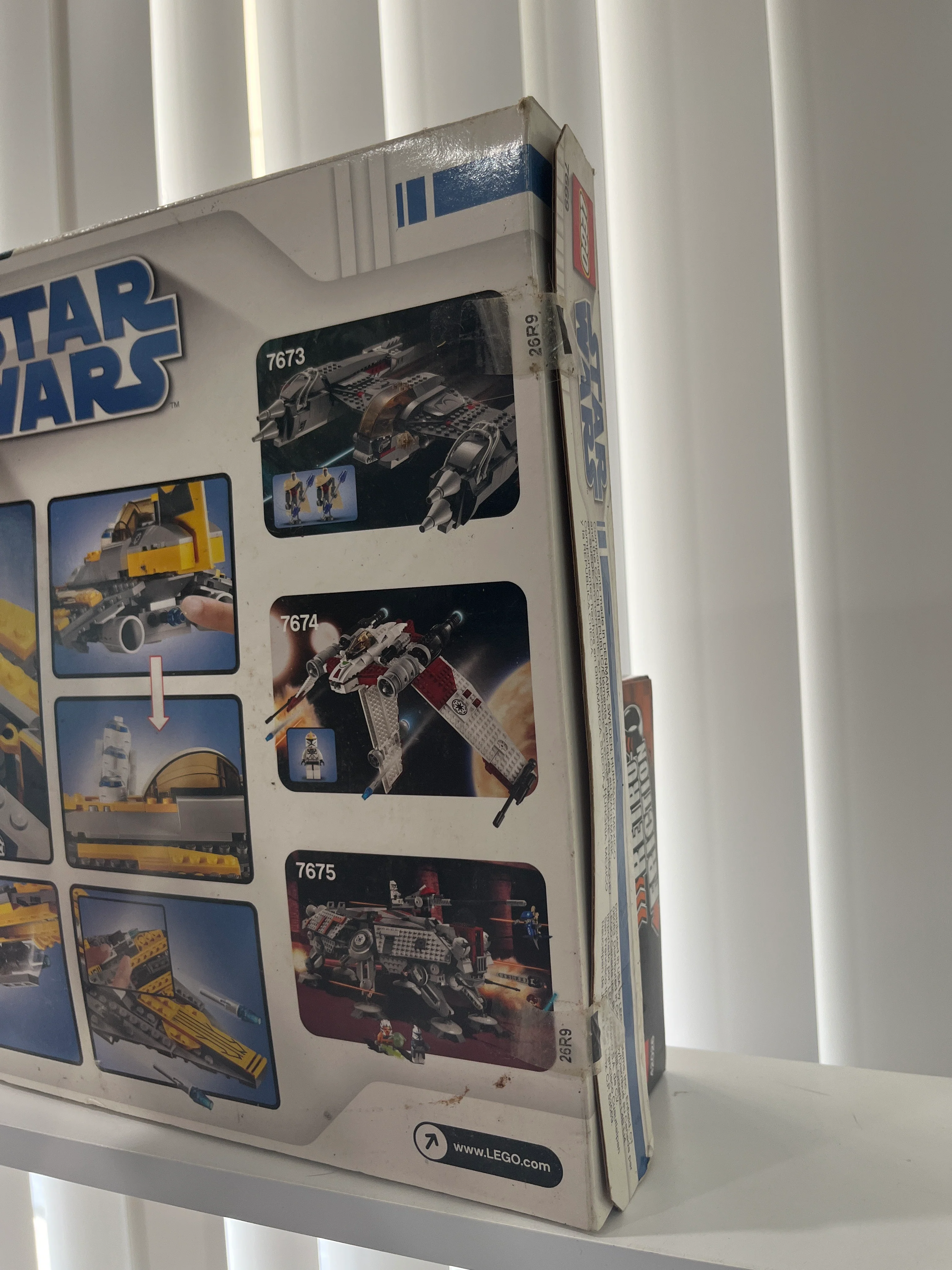 7669 Anakin’s Jedi Starfighter (Damaged Box) - Image 4